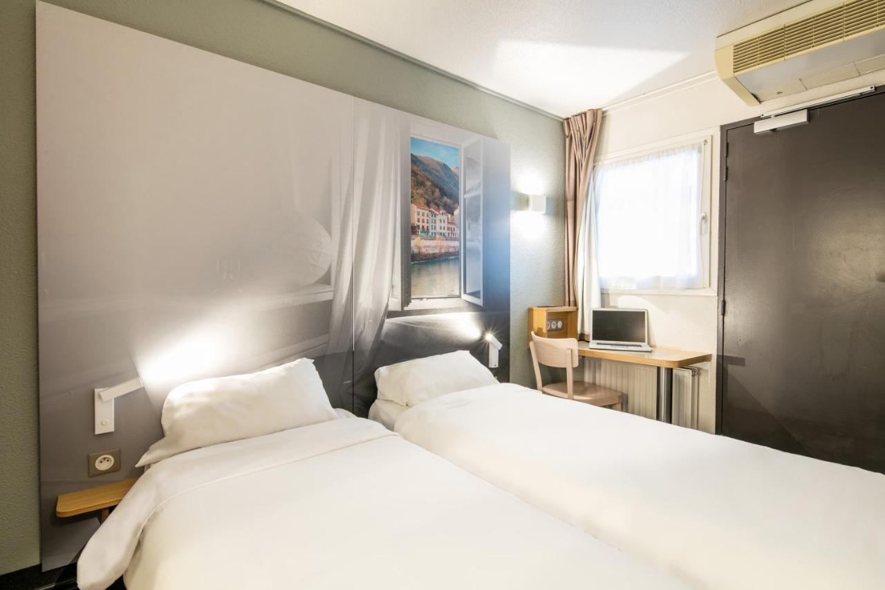 B&B HOTEL Grenoble Université Gières Esterno foto