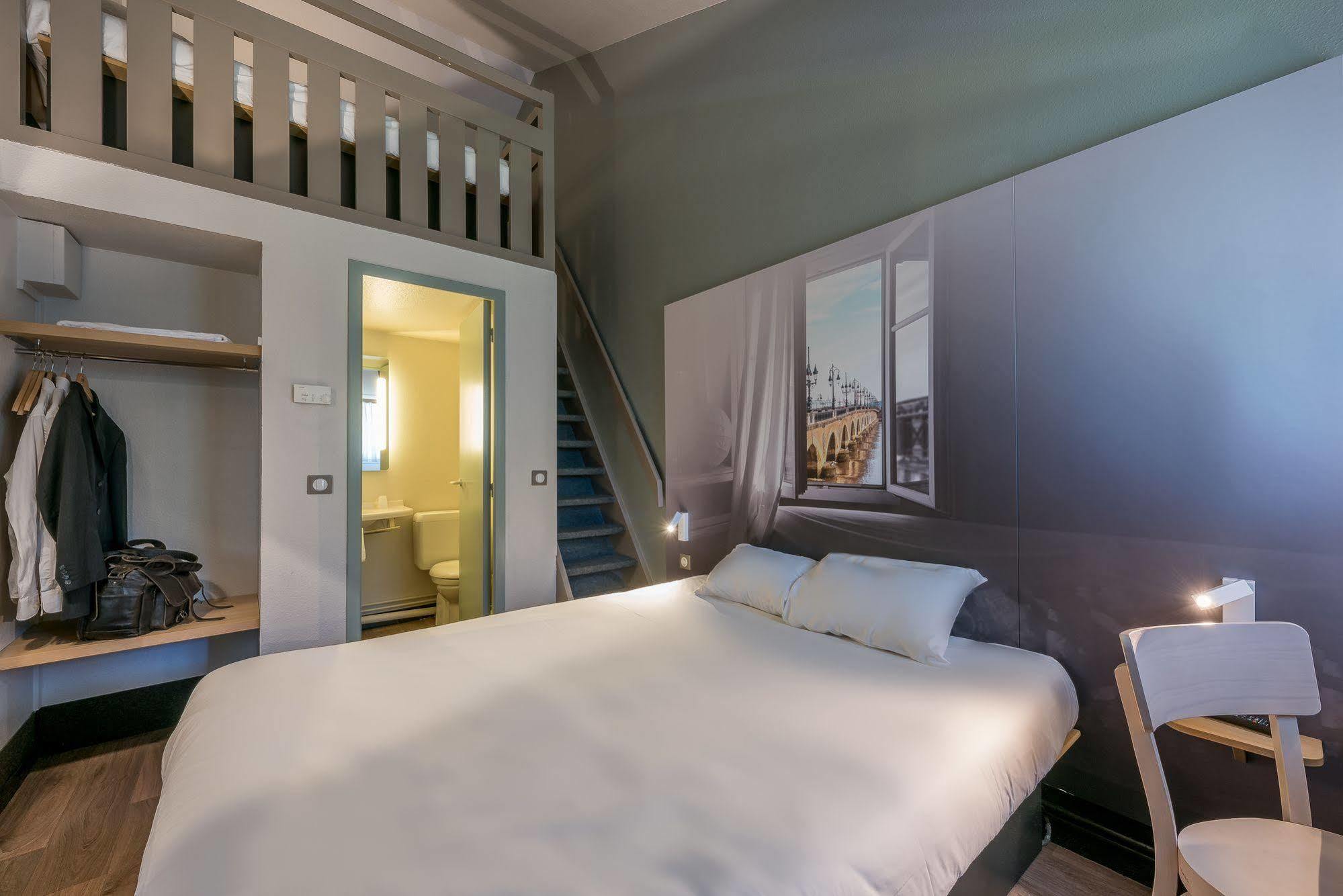 B&B HOTEL Grenoble Université Gières Esterno foto