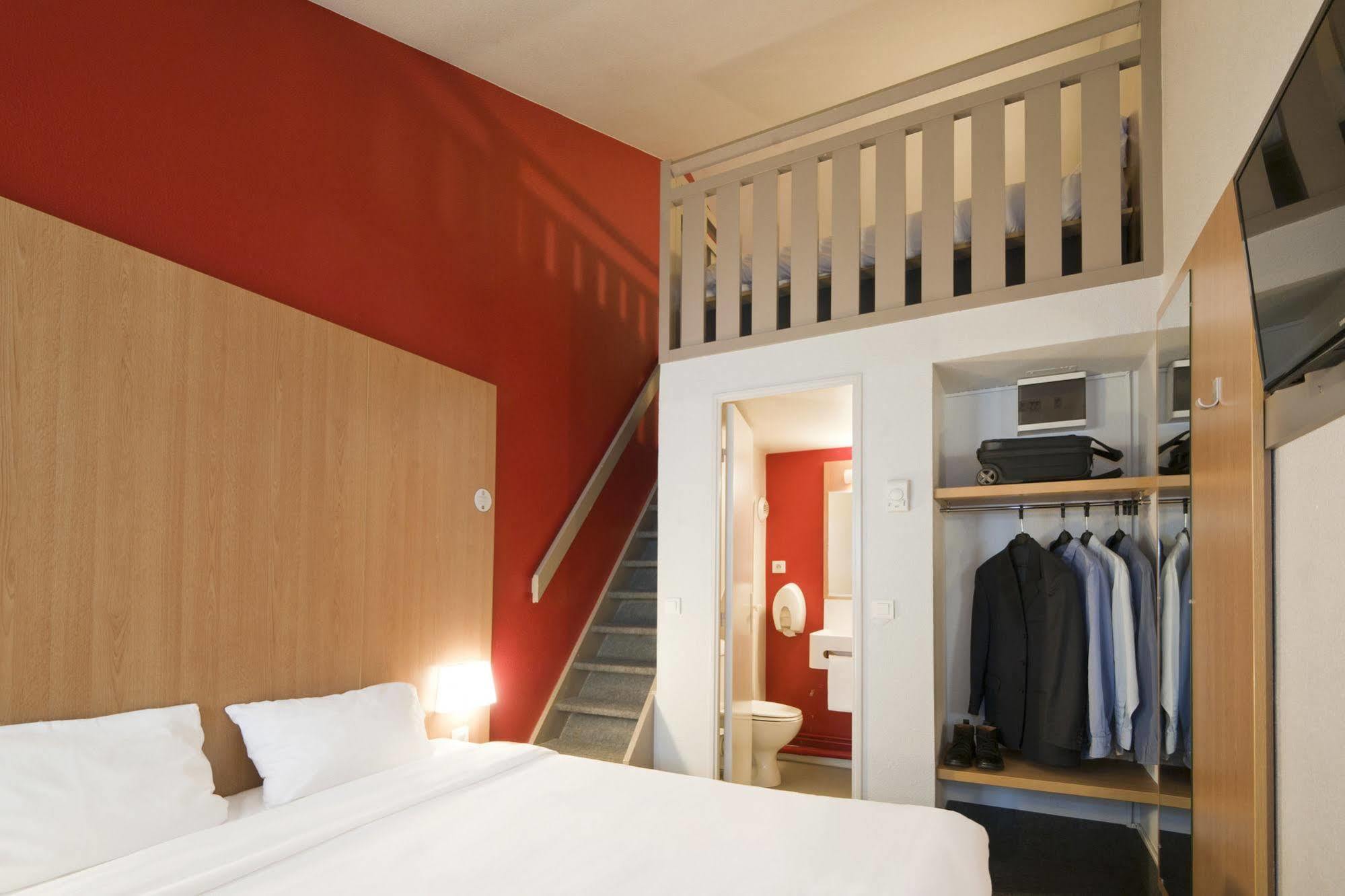 B&B HOTEL Grenoble Université Gières Esterno foto