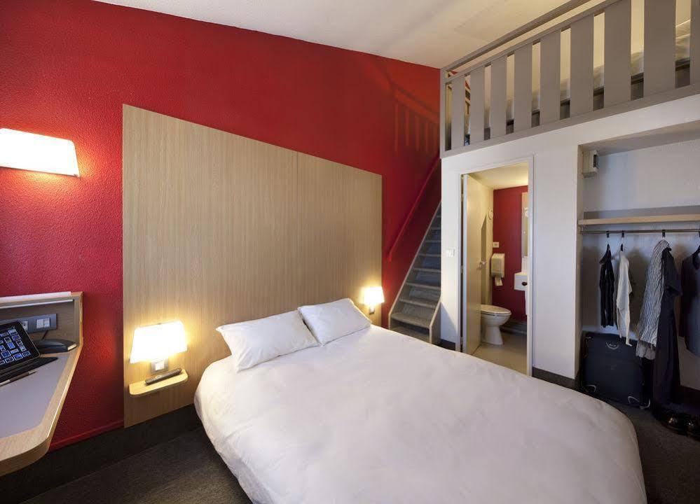 B&B HOTEL Grenoble Université Gières Esterno foto