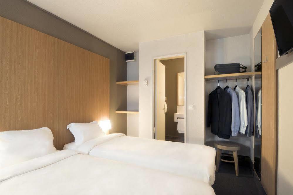 B&B HOTEL Grenoble Université Gières Esterno foto