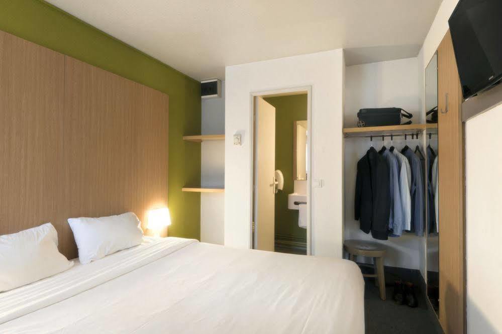 B&B HOTEL Grenoble Université Gières Esterno foto